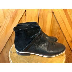ED Ellen DeGeneres Zaina Black Leather Suede Ankle Boots Size 9